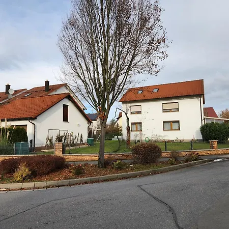 Zuhause Bei Uns In Der Zweiten Etage Dorfles-Esbach