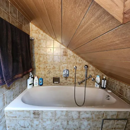 Zuhause Bei Uns In Der Zweiten Etage * Dorfles-Esbach