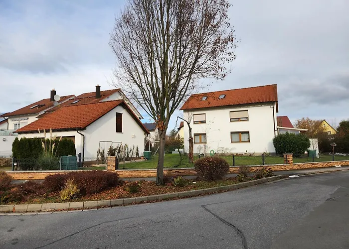 Zuhause Bei Uns In Der Zweiten Etage Dorfles-Esbach