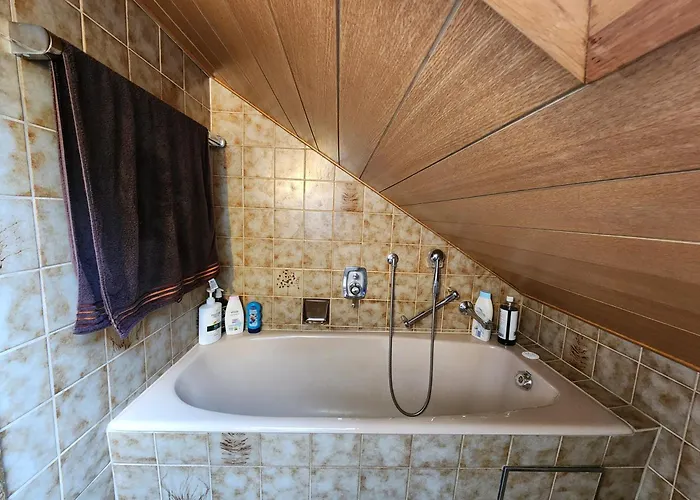 Zuhause Bei Uns In Der Zweiten Etage * Dorfles-Esbach