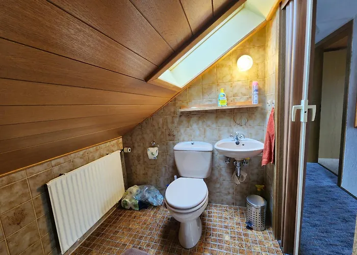 Zuhause Bei Uns In Der Zweiten Etage * Dorfles-Esbach